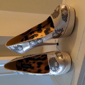 [Iron Fist] Gold Skull Sugar Hiccup Platform Pumps